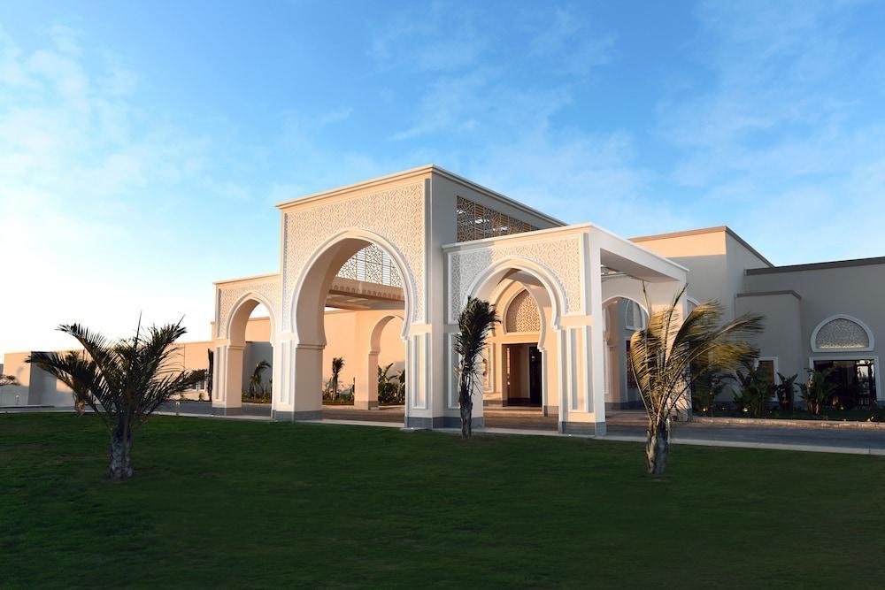 Steigenberger Resort Alaya Marsa Alam - Red Sea - Adults Friendly 16 Years Plus Coraya Bay Exterior foto The main entrance of the university